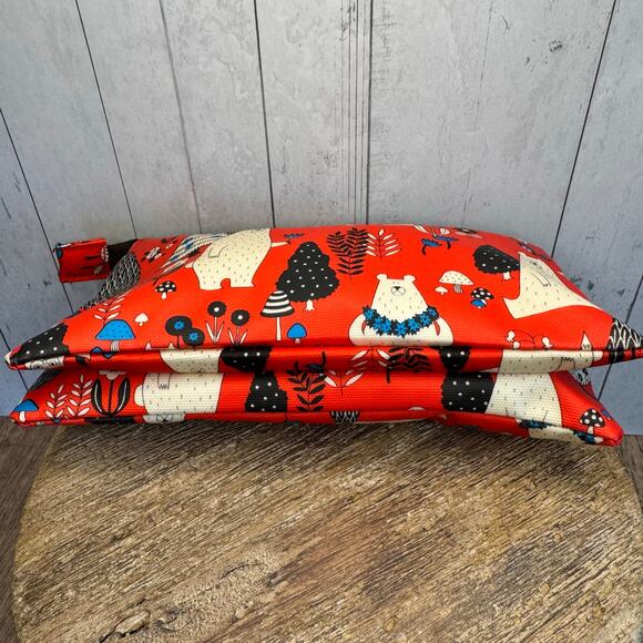 Woodland Bears Red Clutch Purse Makeup Bag Wristlet Forest Owl Red Wallet NEW - Picture 7 of 8